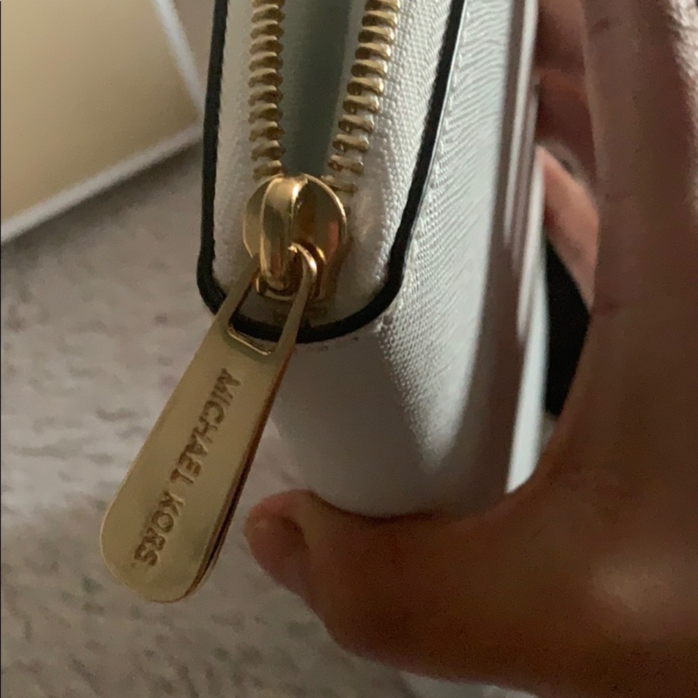 Michael Kors Wallet - Picture 5 of 5